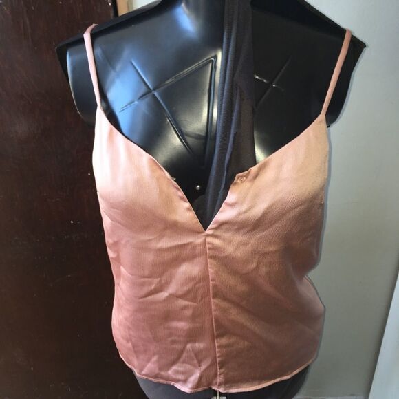 Lulu’s blush pink split/v-neck silky M strappy top - Picture 1 of 3
